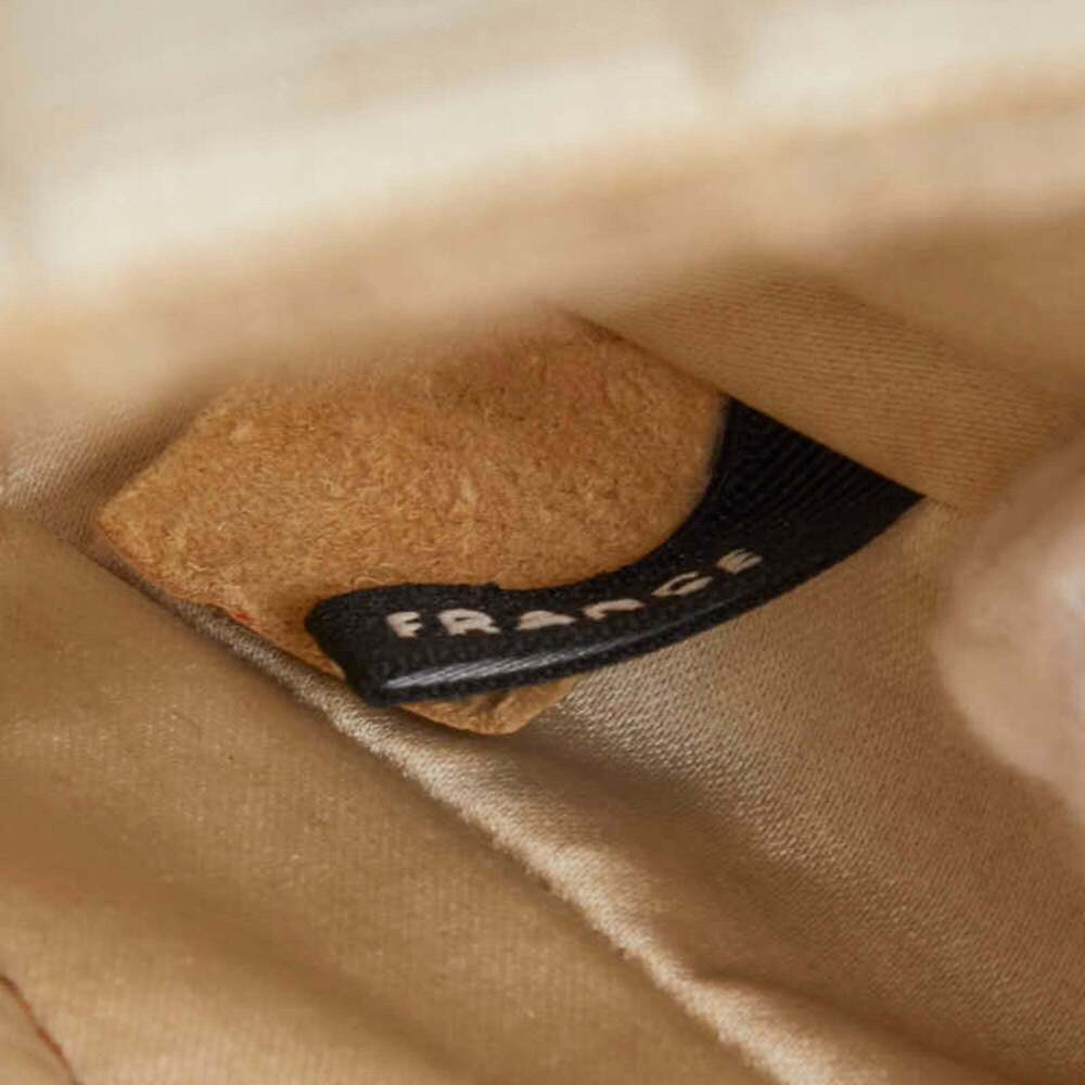 CHANEL Cream Leather Logo Shoulder Bag - Picture 14 of 14